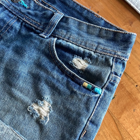 ❤️ Jean shorts sz 7 - Picture 3 of 4